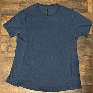 Lululemon t-shirt